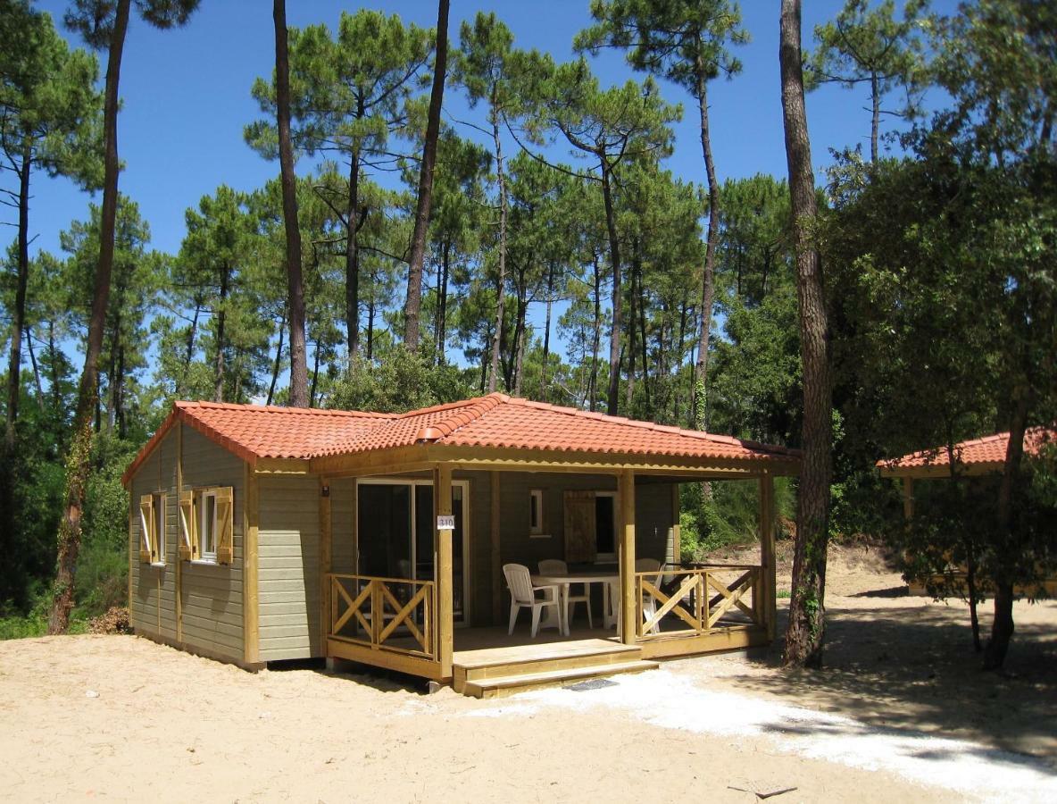 Les Buissonnets Hotel Saint-Georges-de-Didonne Exterior photo